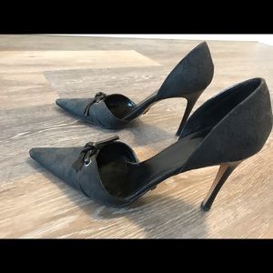 *SOLD**Gucci monogram black pumps